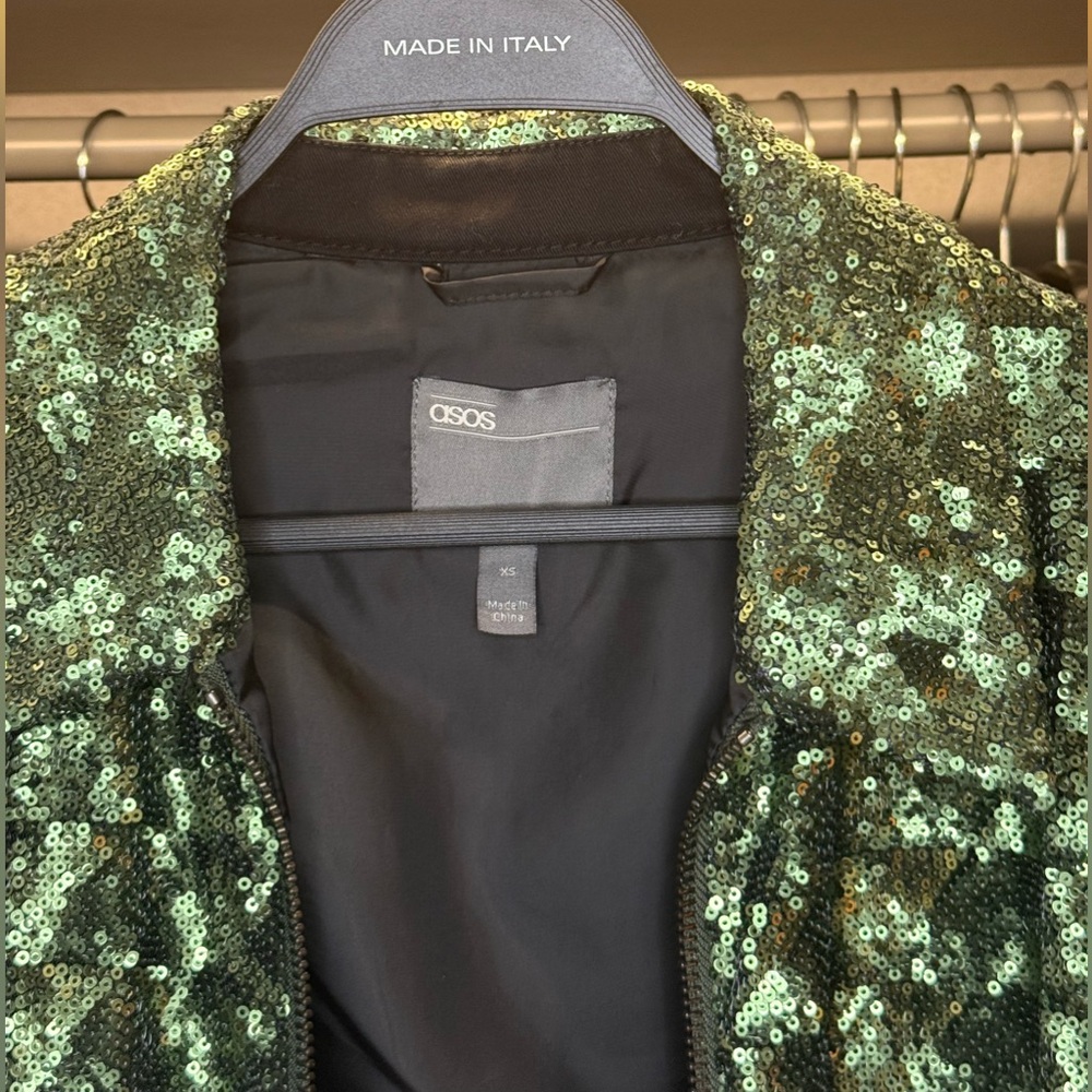 ASOS DESIGN Men’s Harrington Jacket in Green Sequin - Picture 3 of 6